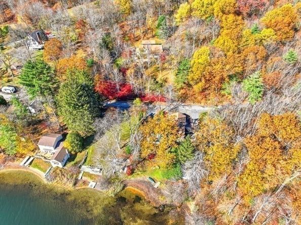 15 N Cove Rd, Sterling MA 01564