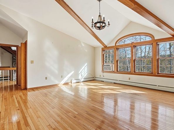 15 N Cove Rd, Sterling MA 01564