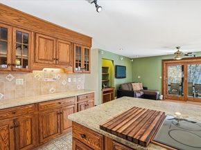 15 N Cove Rd, Sterling MA 01564