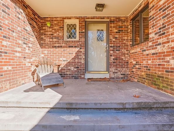 15 N Cove Rd, Sterling MA 01564