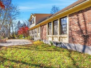 15 N Cove Rd, Sterling MA 01564