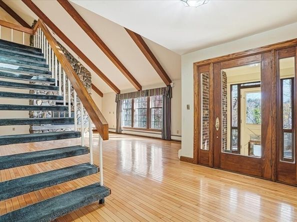 15 N Cove Rd, Sterling MA 01564