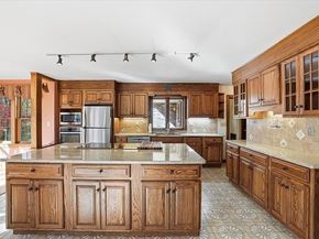 15 N Cove Rd, Sterling MA 01564