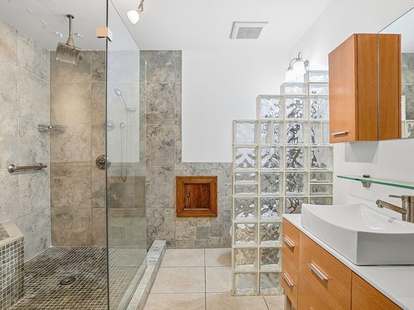 15 N Cove Rd, Sterling MA 01564