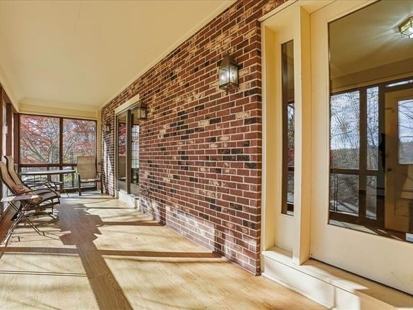 15 N Cove Rd, Sterling MA 01564