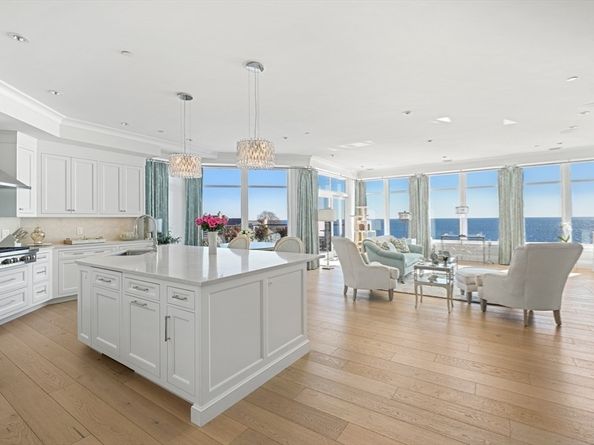 35 Littles Point Rd S201, Swampscott MA 01907