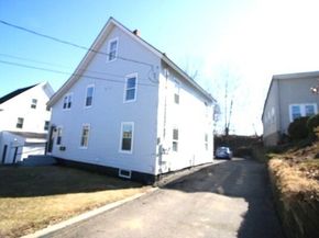 95 Laurel St, Leominster MA 01453