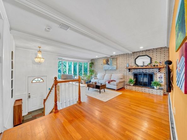 26 Beach St, Malden MA 02148