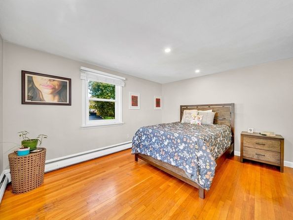 26 Beach St, Malden MA 02148