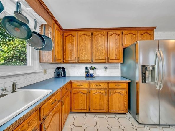 26 Beach St, Malden MA 02148