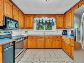 26 Beach St, Malden MA 02148