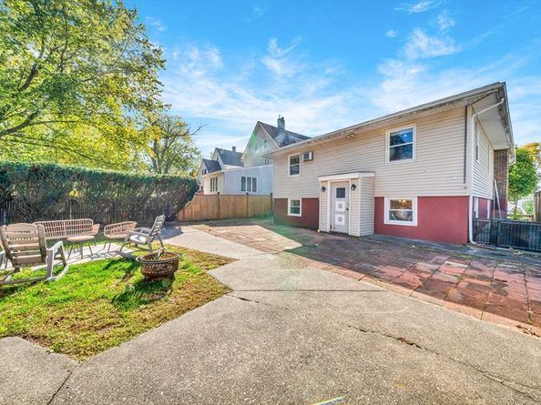 26 Beach St, Malden MA 02148