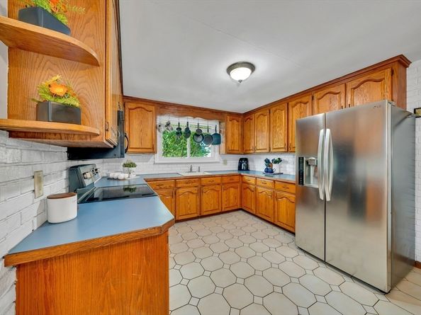 26 Beach St, Malden MA 02148