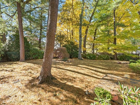 32 Wall St, Wellesley MA 02481