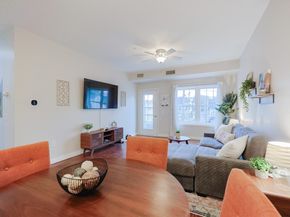 8 Walnut St 209, Peabody MA 01960