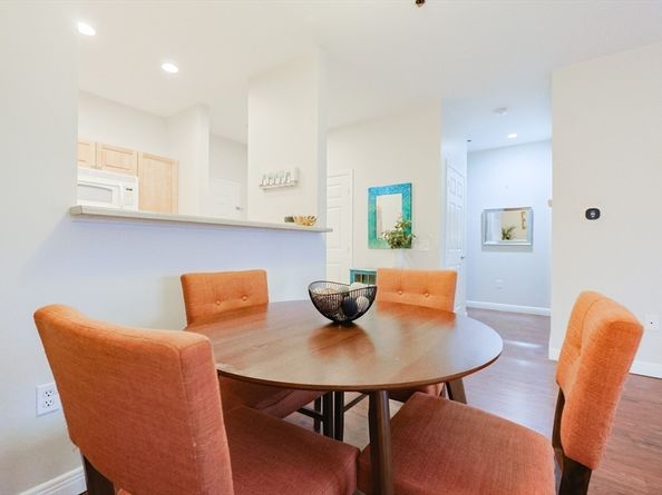 8 Walnut St 209, Peabody MA 01960