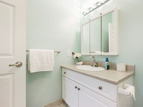 8 Walnut St 209, Peabody MA 01960