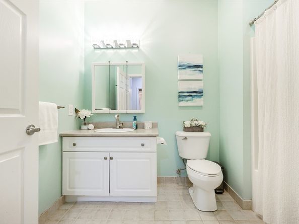 8 Walnut St 209, Peabody MA 01960