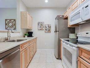 8 Walnut St 209, Peabody MA 01960