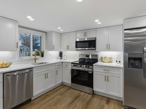 35 Oak St, Tewksbury MA 01876