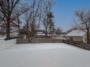 35 Oak St, Tewksbury MA 01876