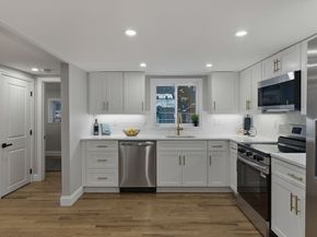 35 Oak St, Tewksbury MA 01876