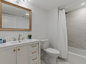 35 Oak St, Tewksbury MA 01876