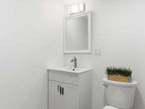 35 Oak St, Tewksbury MA 01876