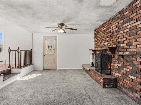 2 Perreault Ave, Billerica MA 01821