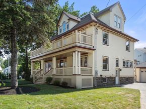 4 Grove St, Medford MA 02155