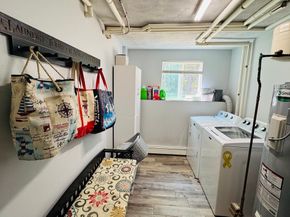 7 Thomas Dr, Framingham MA 01701