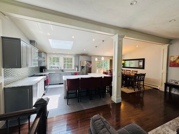 7 Thomas Dr, Framingham MA 01701