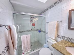 7 Thomas Dr, Framingham MA 01701