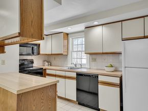 1 Drummer Rd A5, Acton MA 01720