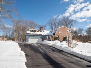 34 Clover Hill Drive, Chelmsford MA 01824