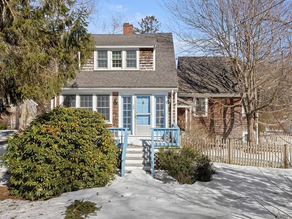 136 Leonard Street, Gloucester MA 01930