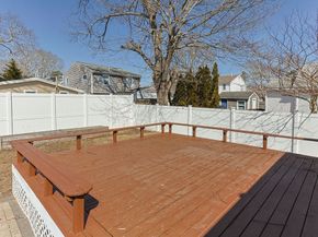 6 Pine St, Wareham MA 02571