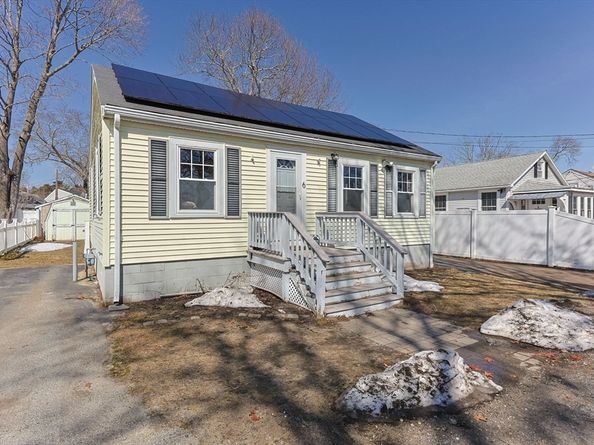 6 Pine St, Wareham MA 02571