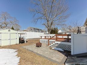 6 Pine St, Wareham MA 02571