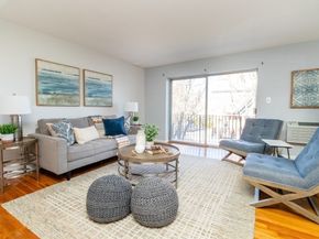 57 Saint Paul St. 19, Brookline MA 02445