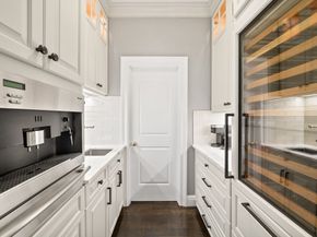 43 Bristol Rd, Wellesley MA 02481