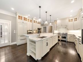 43 Bristol Rd, Wellesley MA 02481