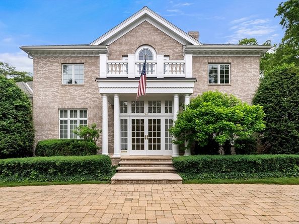 43 Bristol Rd, Wellesley MA 02481