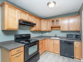 3 Chapel Hill Drive 10, Plymouth MA 02360