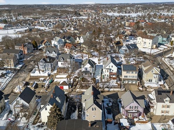 135 Allen Ave, Lynn MA 01902