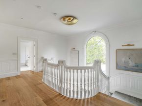 15 Farlow Rd, Newton MA 02458