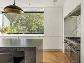 15 Farlow Rd, Newton MA 02458