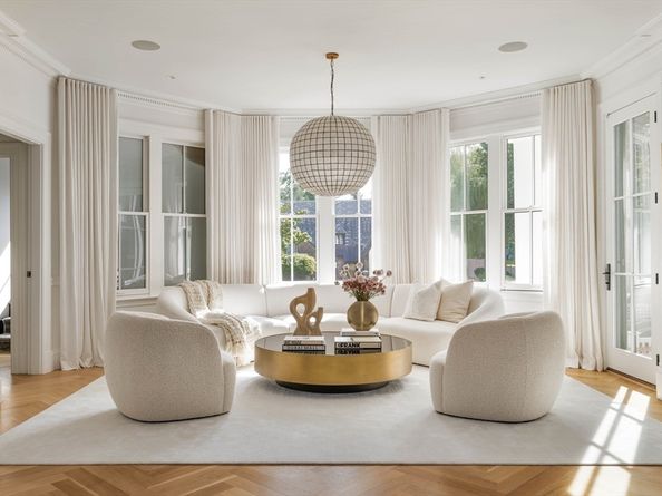 15 Farlow Rd, Newton MA 02458