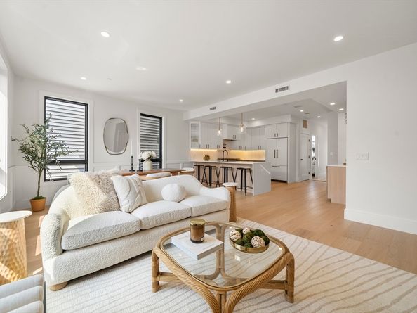 136 West Eighth Four, Boston MA 02127