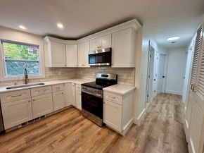 8 Blueberry Lane, Sturbridge MA 01566